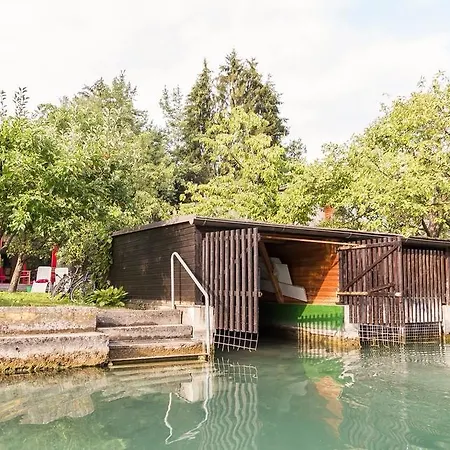 Badehaus Sattnitz * Klagenfurt am Woerthersee